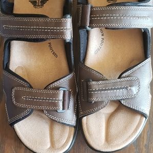 SALE New Mens athletic sandals